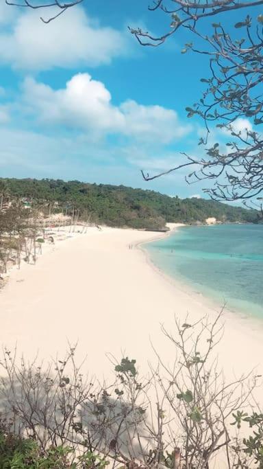 Modern Tropical Luxe Apartment - Boracay Newcoast Yapak Eksteriør bilde